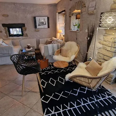 Domaine Le Puits Du Moulin 3* Comberjon